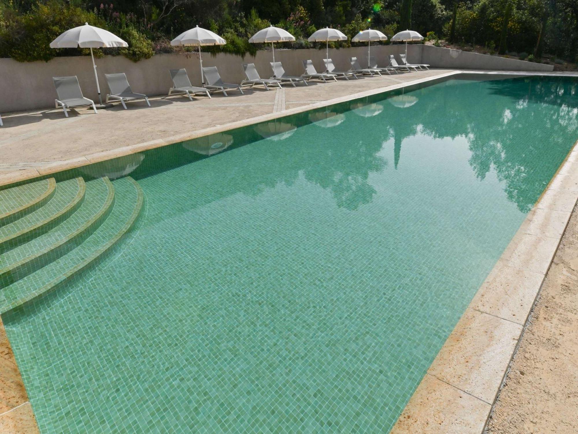 Mercure Brignoles Golf De Barbaroux & Spa Exterior foto