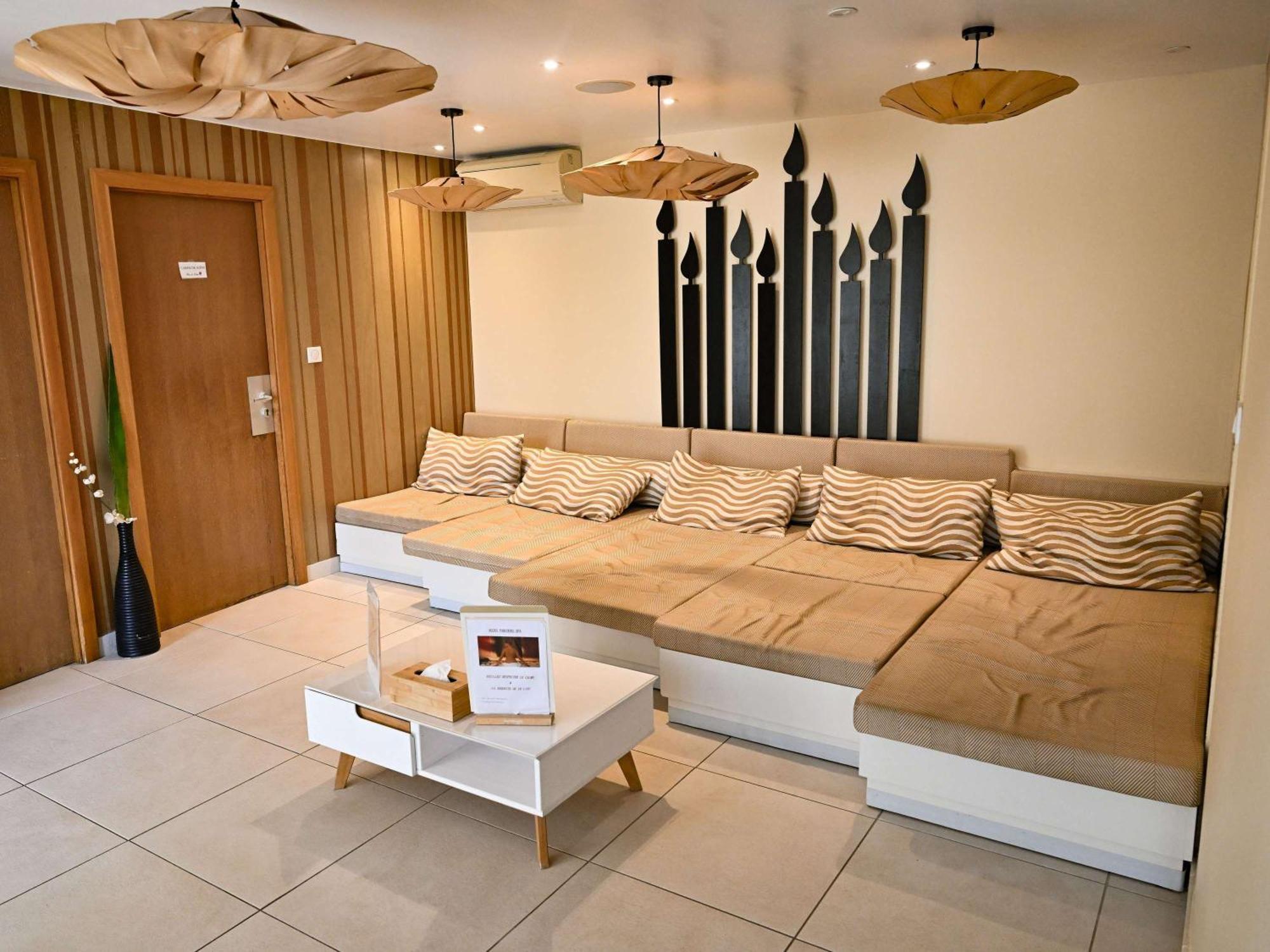 Mercure Brignoles Golf De Barbaroux & Spa Exterior foto